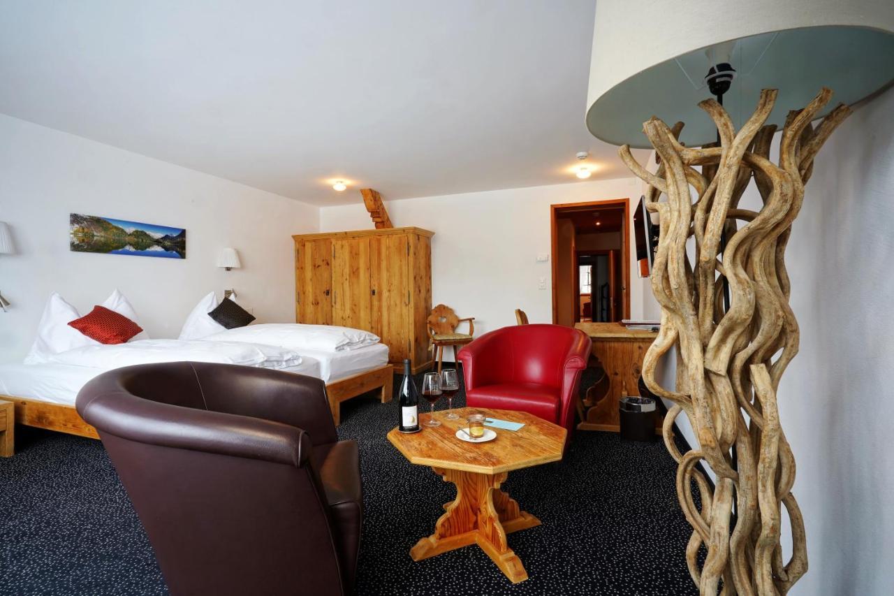 Schweizerhaus Swiss Quality Hotel Maloja Bagian luar foto